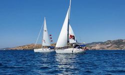 Foça’da 104’üncü yıl coşkusu: Yelkenler Atatürk için açıldı