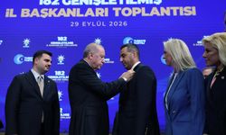 Rozeti Erdoğan taktı... Başkan Yıldız AK Parti'de!