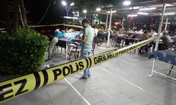 Kurşun adres sormadı: Husumetliye niyet, masum müşteriye isabet!