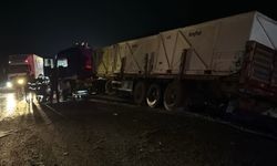 Korkutan kaza: TIR karşı şeride daldı!