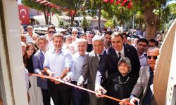 'Kararsız başkan' YENİ Parti açılışında!