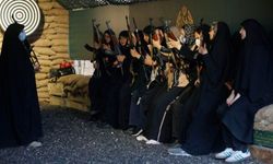 İran’da sivillere silah eğitimi veriliyor