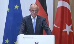 Merz'den Türk göçmenlerin Almanya'ya katkılarına övgü