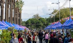 İzmir’in renkli festivali Kültürpark’ta kapılarını açtı