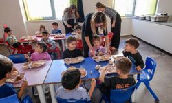 Miniklerin sofrası Büyükşehir'den: 22 merkezde yemek desteği