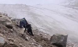 Ağrı Dağı’nda heyelan: Dağcılar kayalardan son anda kurtuldu!