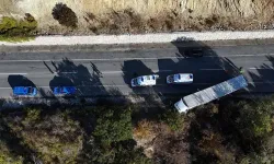 Kamyonet, TIR'a çarpıp devrildi; 4 yaralı!
