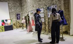 Genç tasarımcılar sektör temsilcileriyle Tarihi Bıçakçı Han’da buluştu
