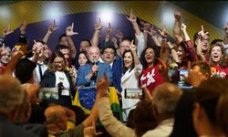 Brezilya'da seçim yarışını Lula kazandı