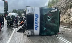 Yolcu otobüsü devrildi: Ölü ve yaralılar var!