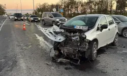 İki otomobil çarpıştı: 5 yaralı!