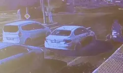 Hafif ticari araçla otomobil çarpıştı: 1’i bebek 3 yaralı!