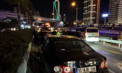 İzmir'de zincirleme kaza... 7 otomobil ve 1 motosiklet çarpıştı!