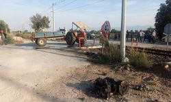 Tren traktöre çaptı: İki kardeş yaralandı!