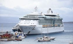 Bodrum Limanı'na kruvaziyerlerle turist akını