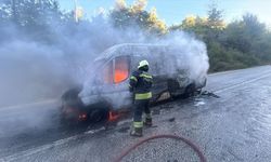 Bodrum'da okul servisi alev alev yandı