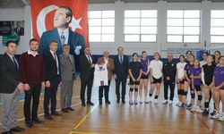 Afyonkarahisar'da okullara destek: Spor malzemesi dağıtıldı