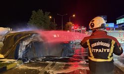 Kaza sonrası elektrikli otomobil alev alev yandı!