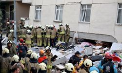 İstanbul'da 7 katlı binanın 3 katı çöktü