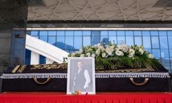 Şarkıcı Alpay son yolculuğuna uğurlandı