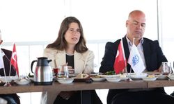 Başkan Denizli, Muhtarlar Günü’nde mahalle muhtarlarıyla bir araya geldi