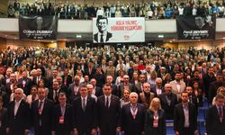 YENİ Parti’de 6 ilçe başkanı listeye giremedi!