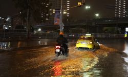 İzmir’de sağanak etkili oldu