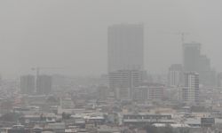 İzmir'i sis bulutu kapladı!