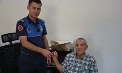 Kıbrıs gazisinden örnek davranış: Bulduğu altınları zabıtaya teslim etti