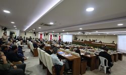 Karabağlar’da bütçe gerilimi: Çiviyi gel alnıma çak!