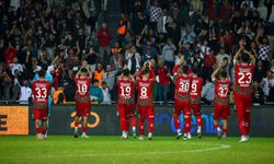 Karşıyaka yeniden ayağa kalktı: Play-off yarışına ortak oldu!