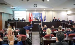 Karşıyaka’da 6 milyarlık bütçeye oy çokluğu… AK Parti ve YENİ Parti’den eleştiriler, Ünsal’dan yanıt!