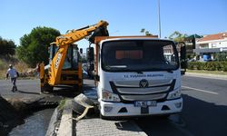 Kuşadası'nda yağış öncesi çalışmalar sürüyor