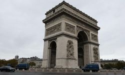 Paris'te kısmi sokağa çıkma yasağı!
