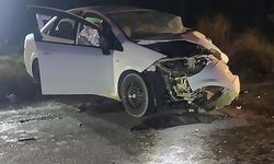 İki otomobil çarpıştı: 1 kişi hayatını kaybetti