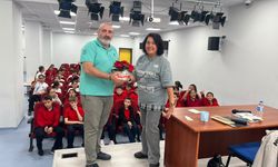 9 Eylül Ortaokulu’nda anlamlı buluşma: “Ayna Gezegen ve Kendimi Koruyorum”