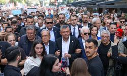 Özel'den İzmir'de eyleme destek