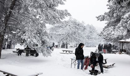 Topuk Yaylası Tabiat Parkı beyaz örtüyle kaplandı!