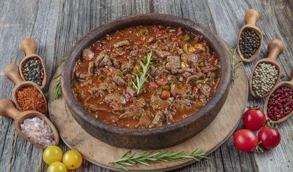 Günün iftar menüsü: Güveçte etli türlü