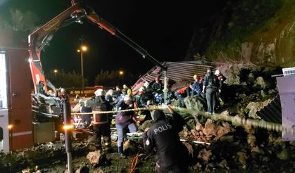 Samsun'da heyelan: Mahsur kalanlar var!
