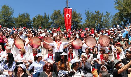 Buca’nın Zeki-Metin Amfi Tiyatrosu’na görkemli açılış