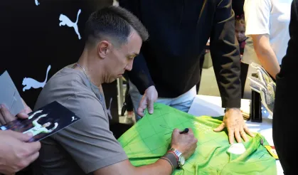 Muslera'nın imza gününde gerginlik!