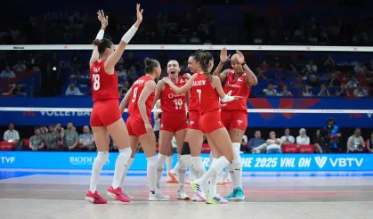 Filenin Sultanları set vermeden Dominik'i geçti!