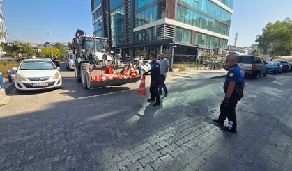 Bayraklı'da kaldırım işgallerine geçit yok