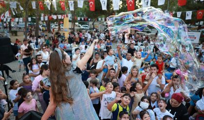 Bayraklı Sokak Festivali’nde çocuklar doyasıya eğlendi