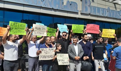 Pazarcılar belediye önünde eylemde: Başkan Kınay’a ‘diktatör’ benzetmesi!