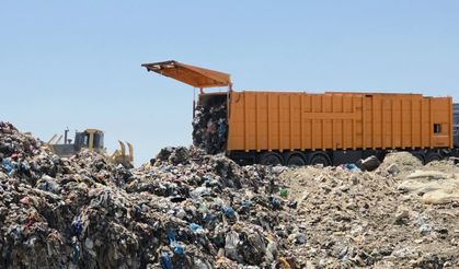 İzmir'de çöp krizi büyüyor: 10 çalışanın ifadesi alındı