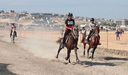 Menemen'de Rahvan At Yarışları heyecanı