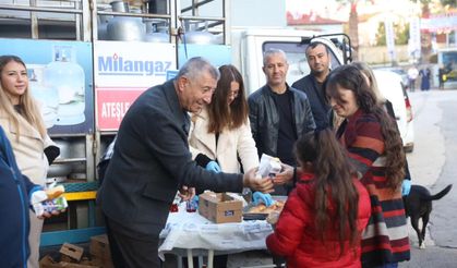 Güzelbahçe'de öğrencilere süt-simit desteği