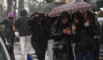 İzmir'de yağmur manzaraları!